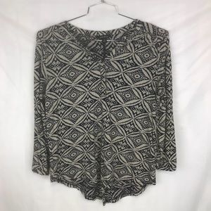2/$15! Lucky Brand split back navy/grey top Small